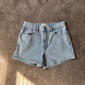 Abercrombie 4 inch Mom Short High Rise Denim Women's Shorts